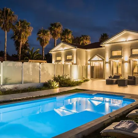 Lighthouse Kefalonia فيلة أرغوستولي