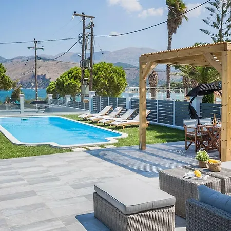 Lighthouse Kefalonia فيلة أرغوستولي